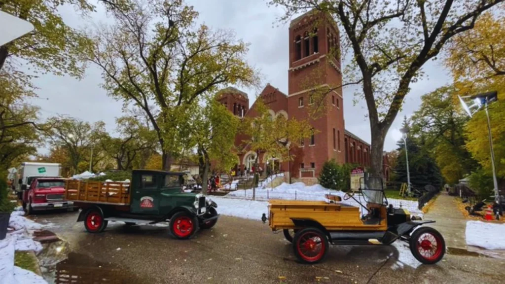 Holiday Hotline Filming Locations, Osborne Village, Crescent Fort Rouge United Church at 525 Wardlaw Avenue